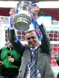 Roberto Martinez lifts the FA Cup